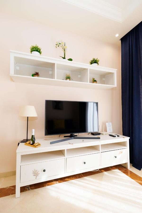 Two-Room Apartment In Elviria Near The Beach With Parking Марбелья Экстерьер фото