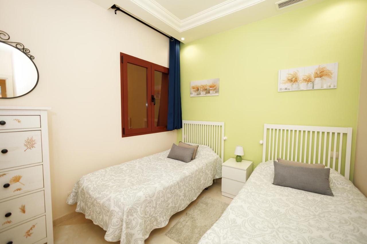 Two-Room Apartment In Elviria Near The Beach With Parking Марбелья Экстерьер фото